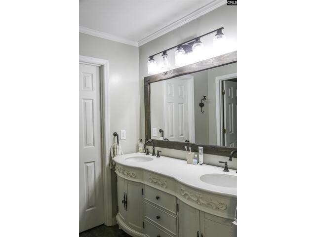 Photo of 611 Longtown Road