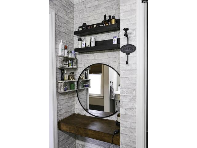 Photo of 611 Longtown Road