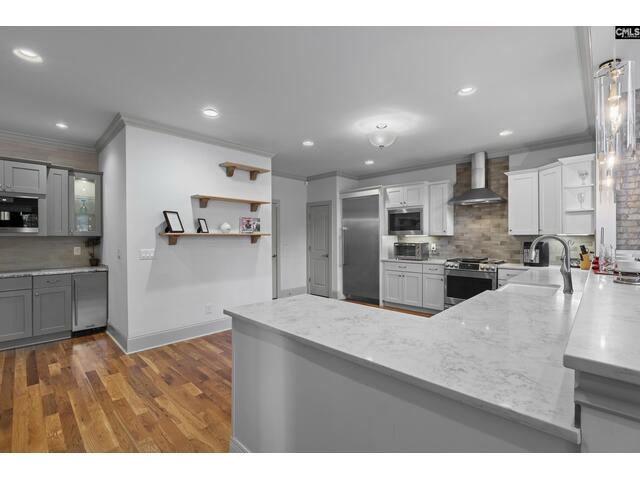 Photo of 271 Woodlander Drive