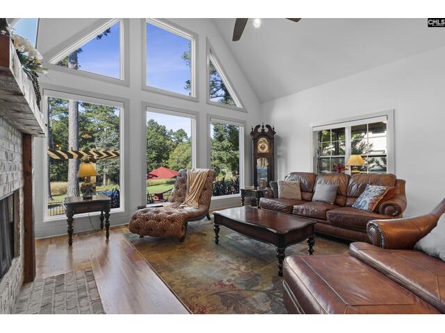 Photo of 271 Woodlander Drive