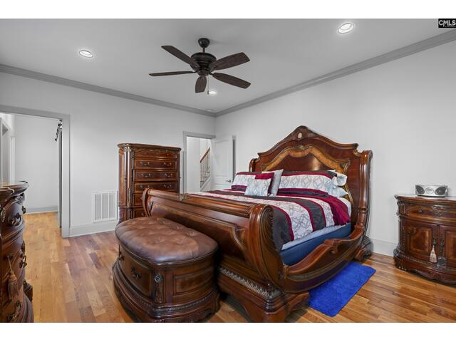 Photo of 271 Woodlander Drive