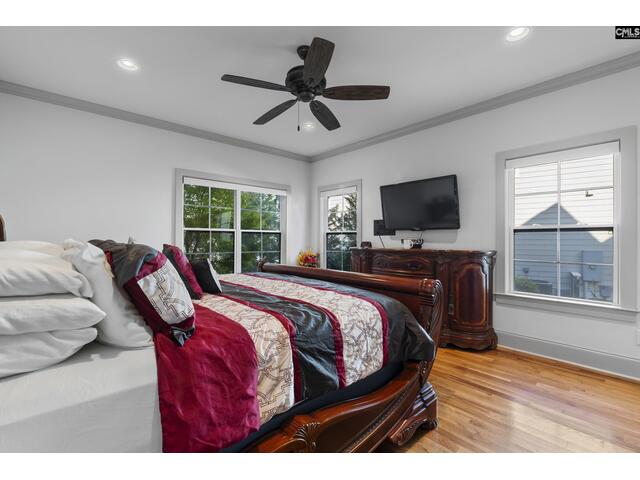 Photo of 271 Woodlander Drive