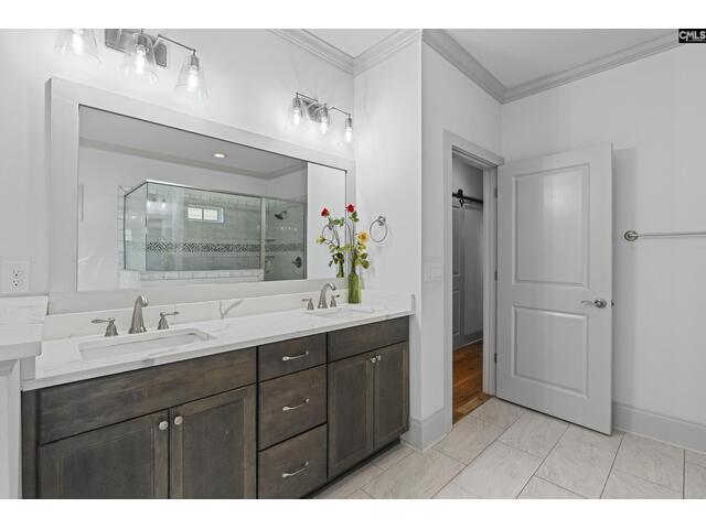 Photo of 271 Woodlander Drive