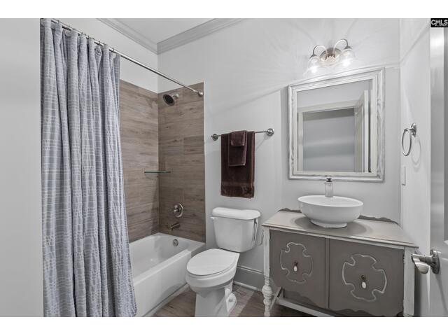 Photo of 271 Woodlander Drive