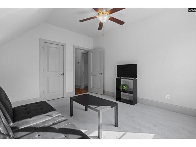 Photo of 271 Woodlander Drive