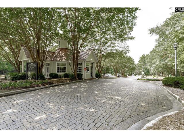 Photo of 271 Woodlander Drive