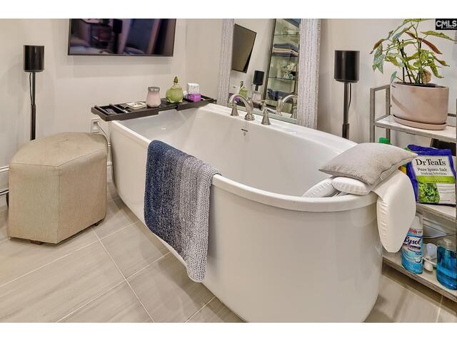 Photo of 12 Beaver Lake Court