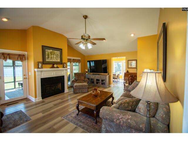 Photo of 545 Superior Circle