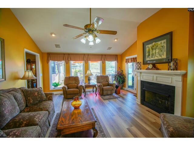 Photo of 545 Superior Circle