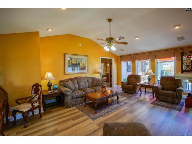 Photo of 545 Superior Circle