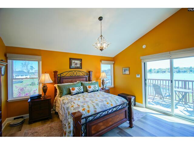 Photo of 545 Superior Circle