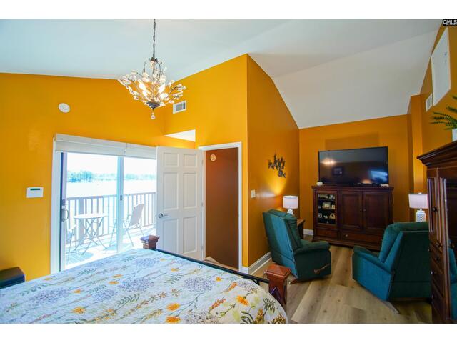 Photo of 545 Superior Circle