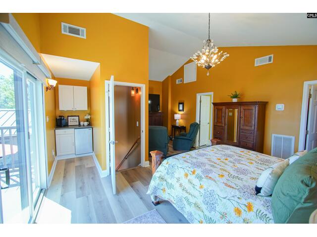 Photo of 545 Superior Circle