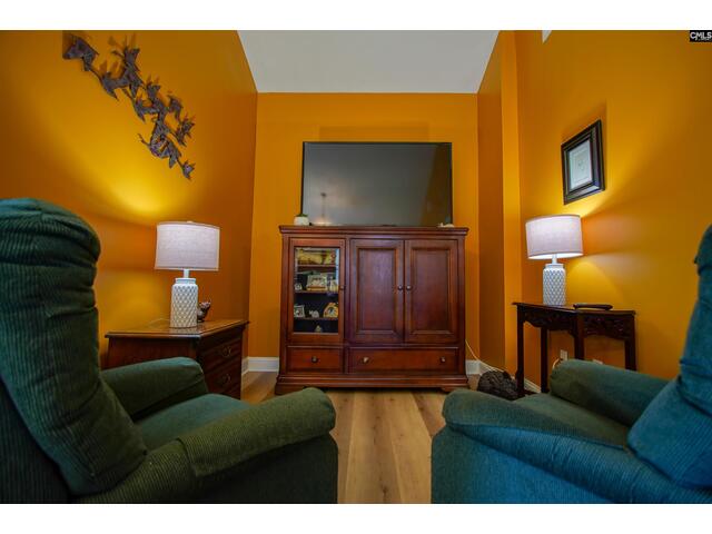 Photo of 545 Superior Circle