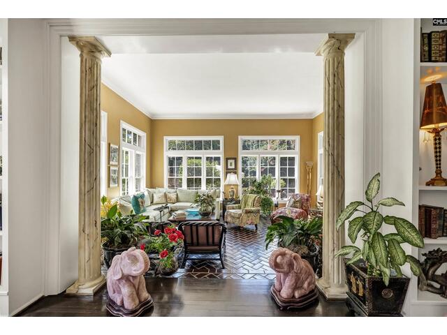 Photo of 121 Saluda Avenue