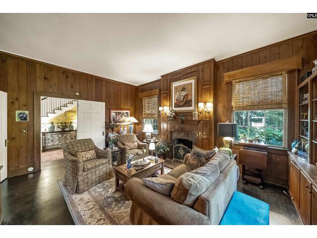 Photo of 121 Saluda Avenue