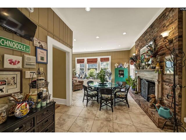 Photo of 121 Saluda Avenue