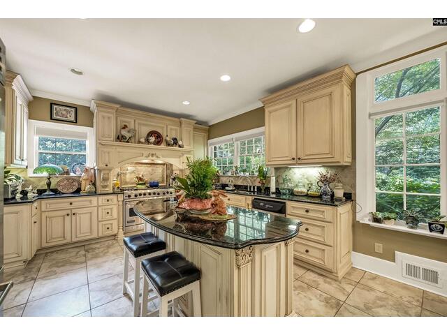 Photo of 121 Saluda Avenue