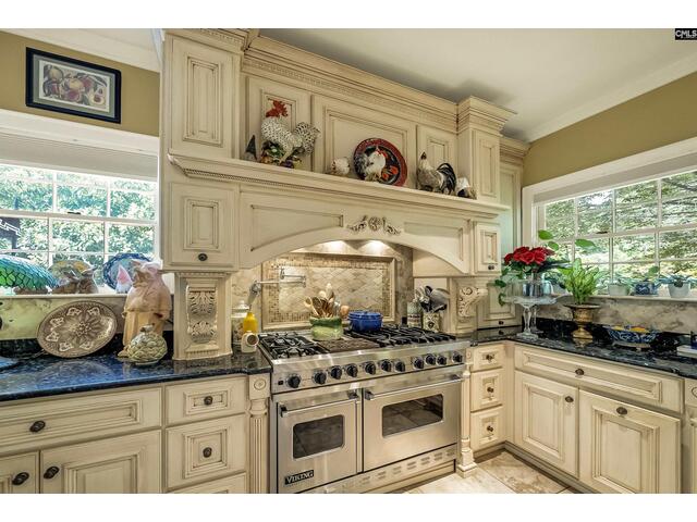 Photo of 121 Saluda Avenue