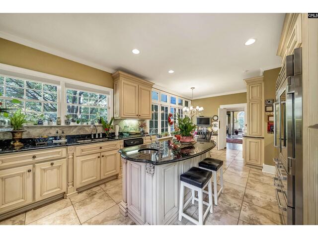 Photo of 121 Saluda Avenue