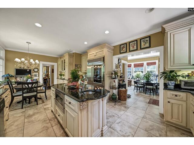 Photo of 121 Saluda Avenue