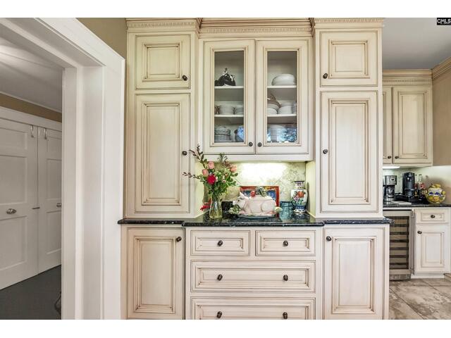 Photo of 121 Saluda Avenue