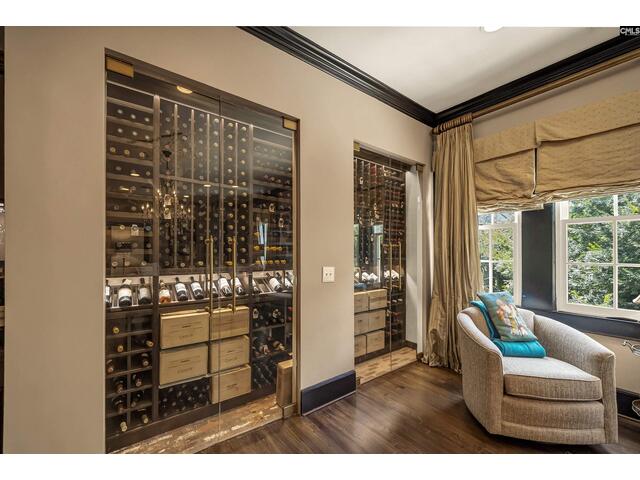 Photo of 121 Saluda Avenue