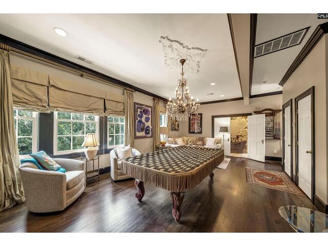 Photo of 121 Saluda Avenue