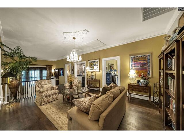 Photo of 121 Saluda Avenue