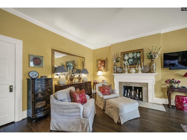 Photo of 121 Saluda Avenue