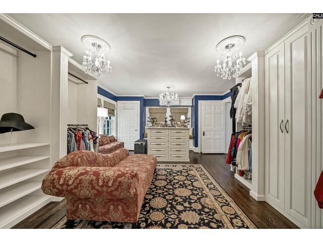 Photo of 121 Saluda Avenue