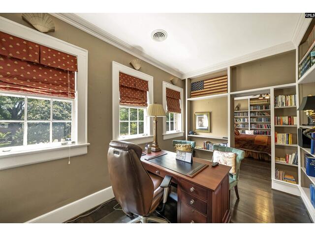 Photo of 121 Saluda Avenue