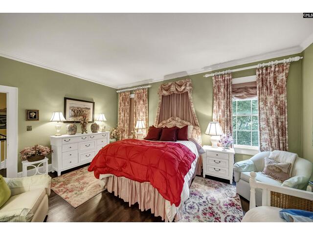 Photo of 121 Saluda Avenue