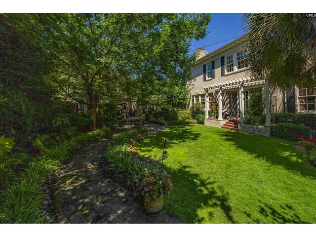 Photo of 121 Saluda Avenue