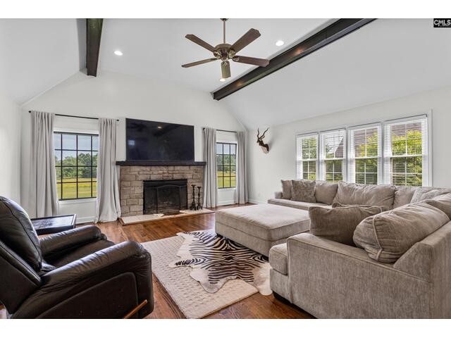 Photo of 213 Tombfield Road