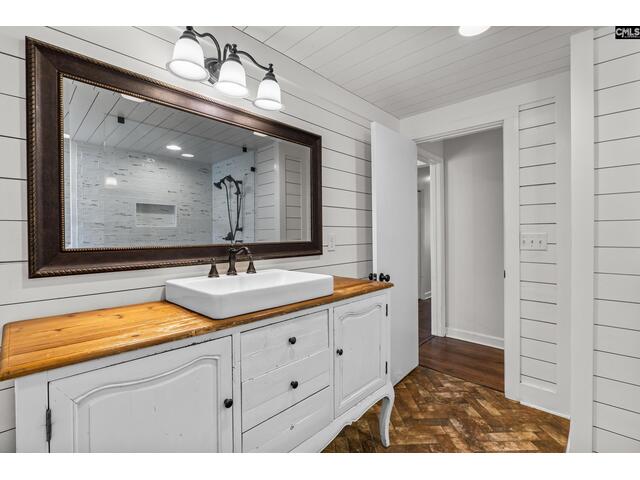 Photo of 213 Tombfield Road