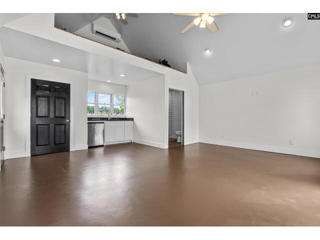 Photo of 213 Tombfield Road