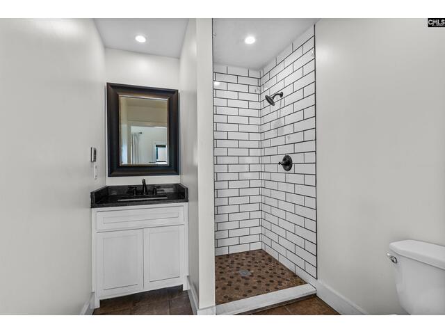 Photo of 213 Tombfield Road