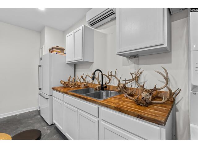 Photo of 213 Tombfield Road