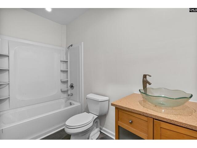 Photo of 213 Tombfield Road