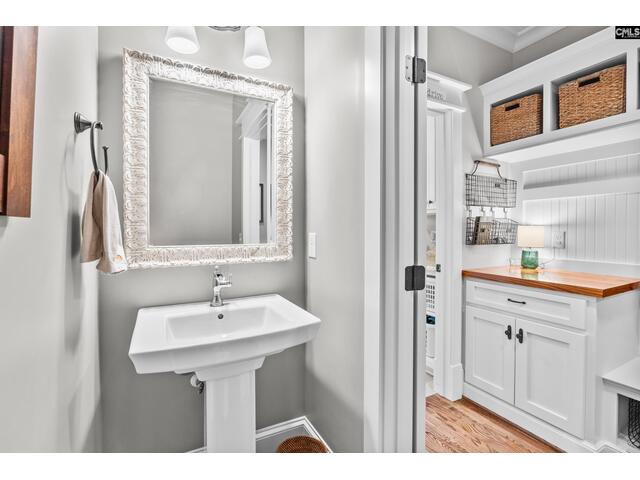 Photo of 221 Ascot Drive