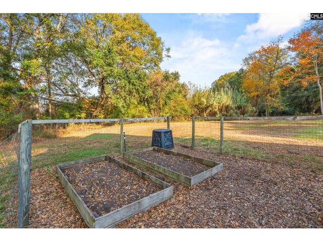 Photo of 221 Ascot Drive