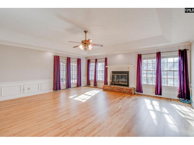 Photo of 325 Derrick Lane