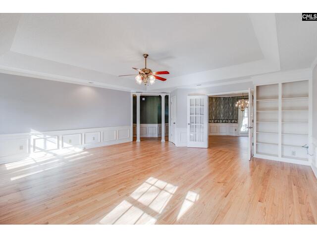 Photo of 325 Derrick Lane