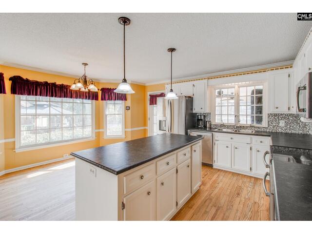 Photo of 325 Derrick Lane