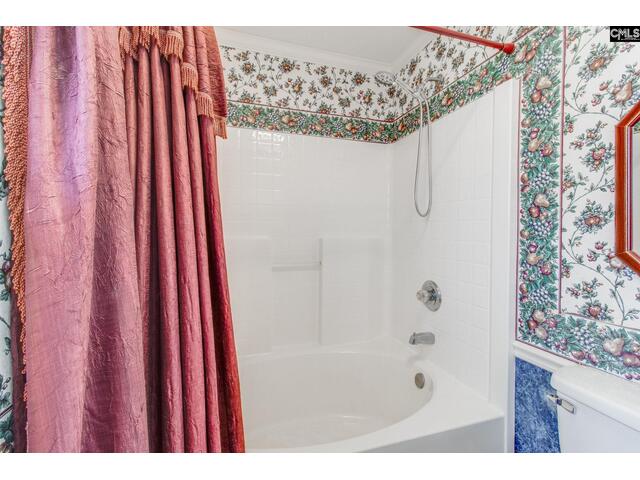 Photo of 325 Derrick Lane