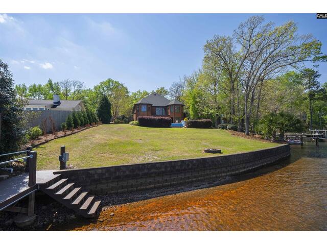 Photo of 467 Greenetree Lane