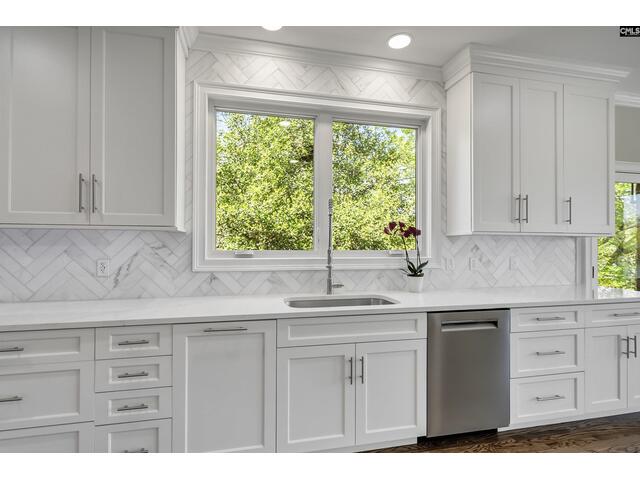 Photo of 467 Greenetree Lane