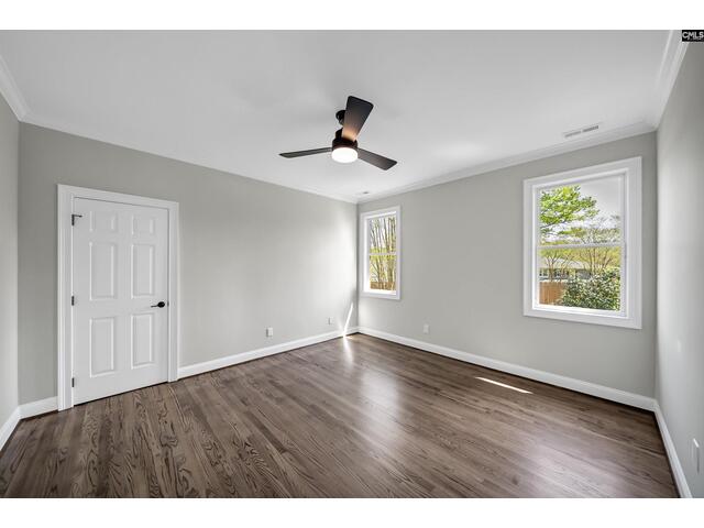 Photo of 467 Greenetree Lane