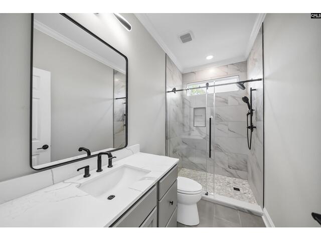 Photo of 467 Greenetree Lane